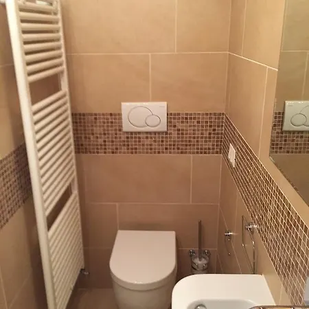Central Luxury Garden Apartment Mestre